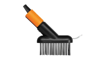 Fiskars QuikFit járdatisztító kefe